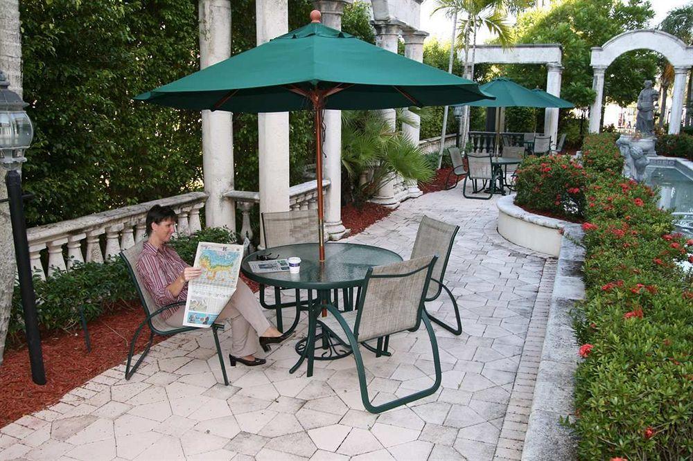 Hampton Inn Palm Beach Gardens Exterior photo