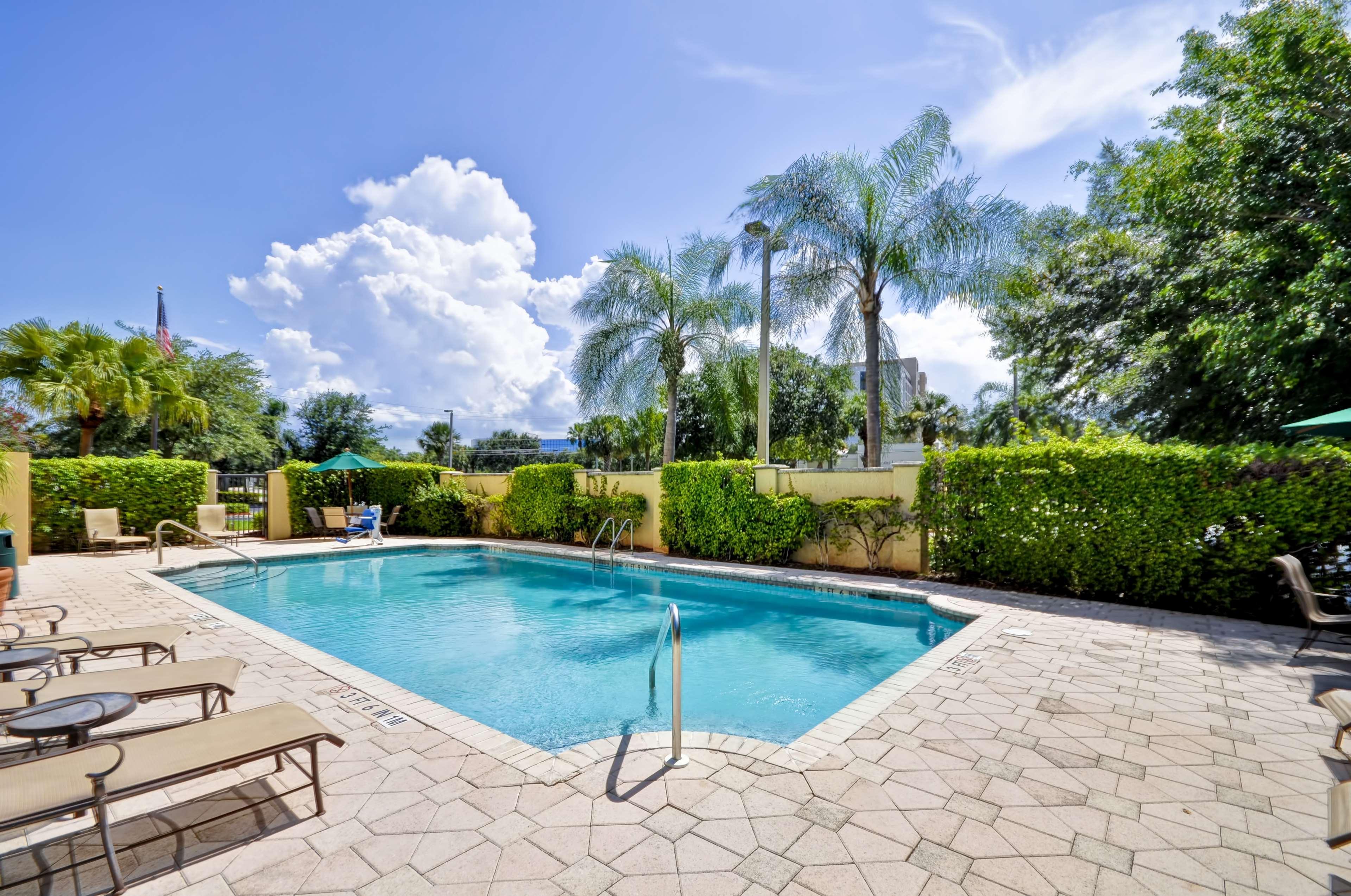 Hampton Inn Palm Beach Gardens Exterior photo
