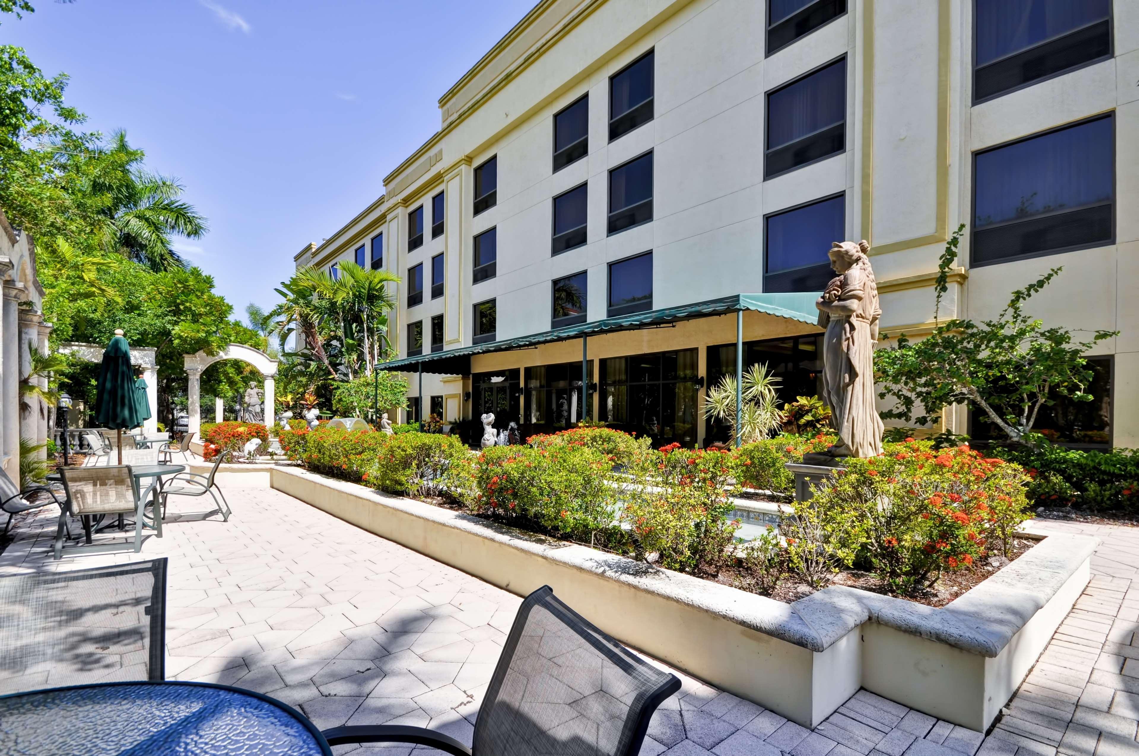 Hampton Inn Palm Beach Gardens Exterior photo