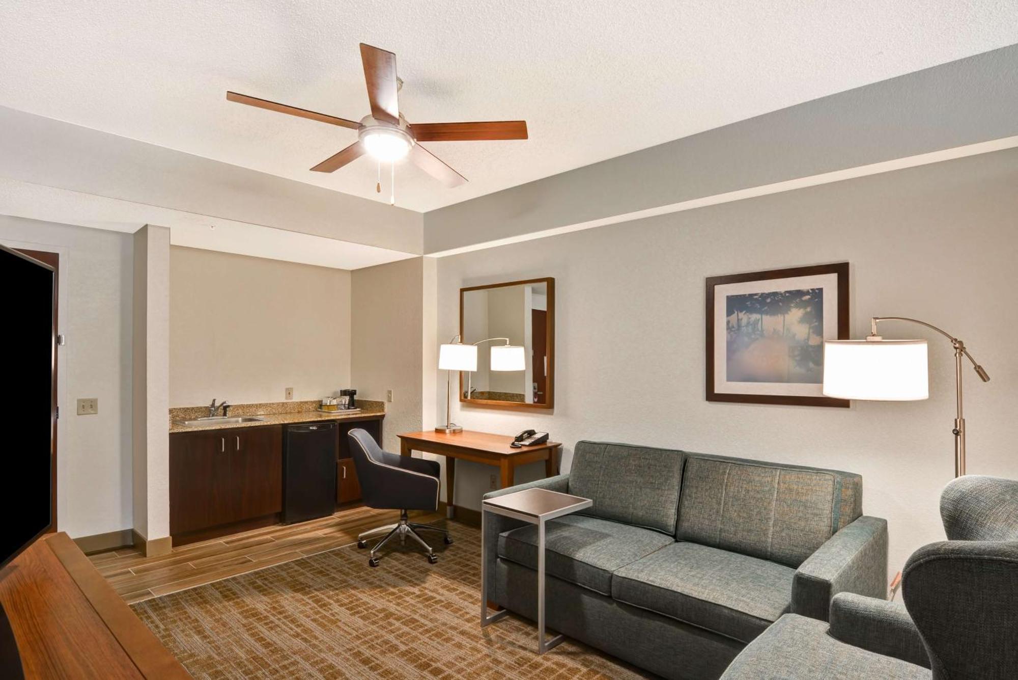 Hampton Inn Palm Beach Gardens Exterior photo
