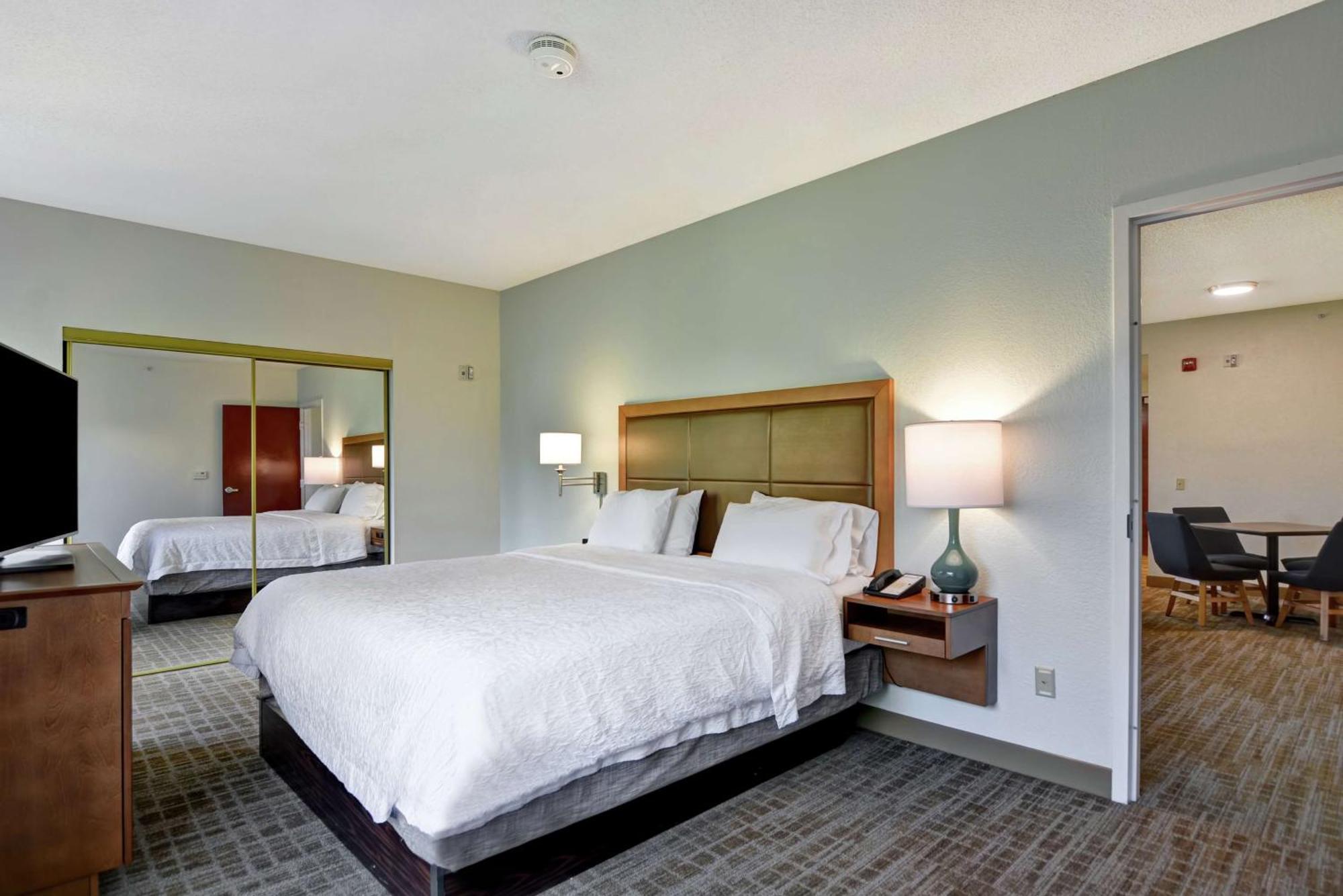 Hampton Inn Palm Beach Gardens Exterior photo