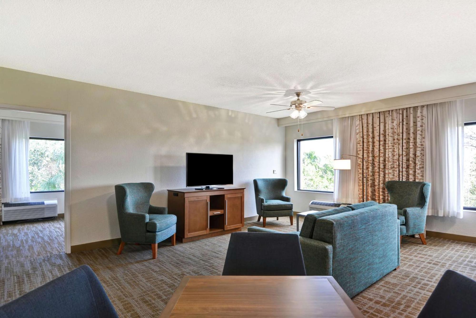 Hampton Inn Palm Beach Gardens Exterior photo